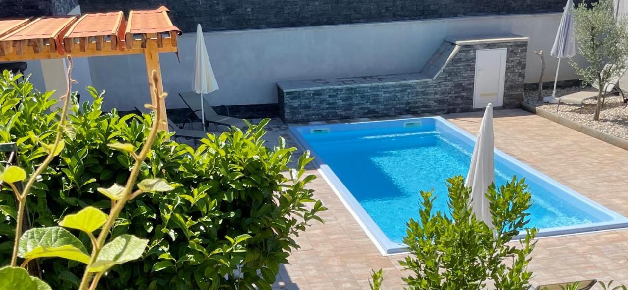 Villa Mira ***** Пинезичи Экстерьер фото