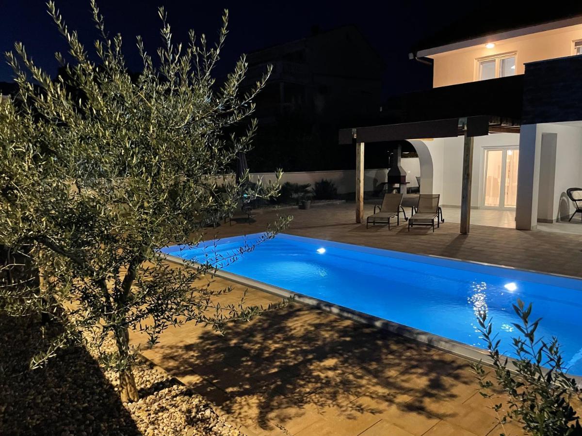Villa Mira ***** Пинезичи Экстерьер фото
